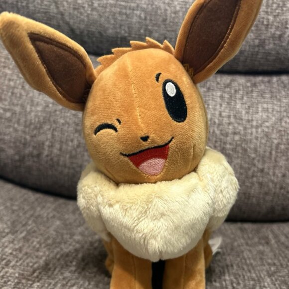 Pokémon Plush Eevee 8” Winking Plushie - Picture 1 of 3